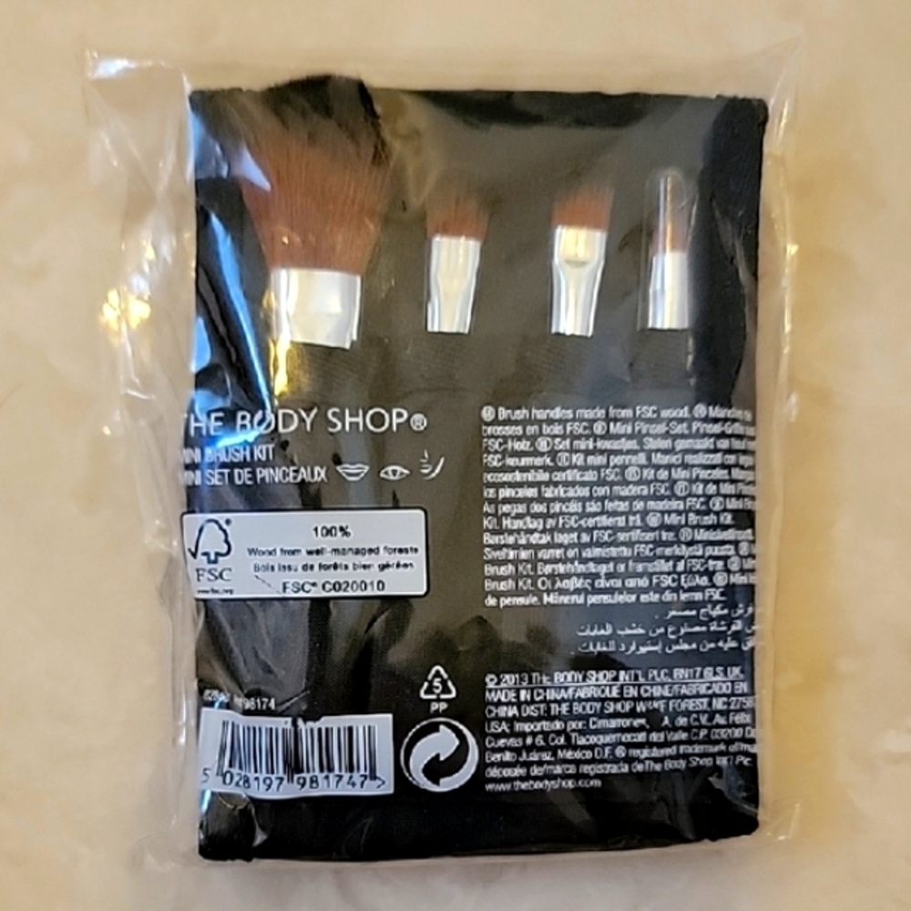 The Body Shop Four Mini Brush Set with Black Pouch Mirror Travel Size - Picture 2 of 4